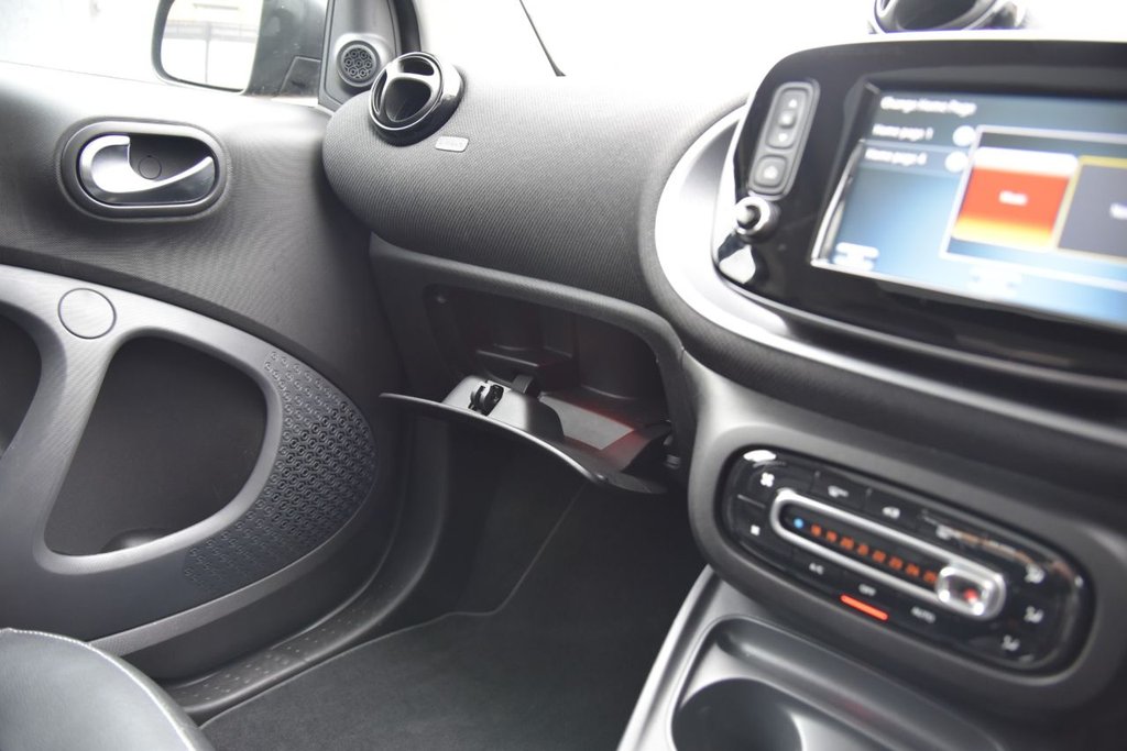 Used smart fortwo 2017 for sale - 76784229: Photo 48