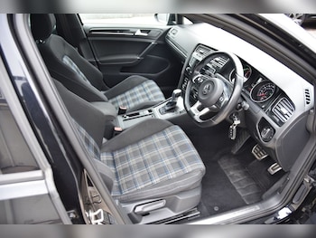 Used Volkswagen Golf 2015 for sale - 76023792: Photo