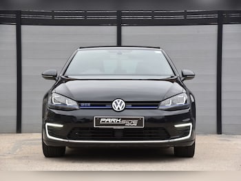 Used Volkswagen Golf 2015 for sale - 76023792: Photo