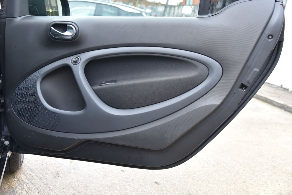 Used smart fortwo 2018 for sale - 77226902: Photo 50