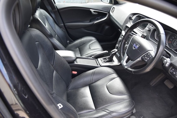 Used Volvo V40 2016 for sale - 75175988: Photo 2