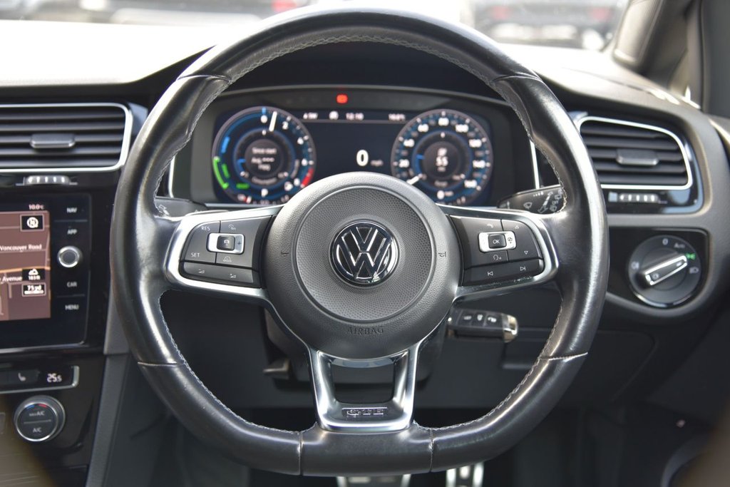 Used Volkswagen Golf 2017 for sale - 76934569: Photo 29