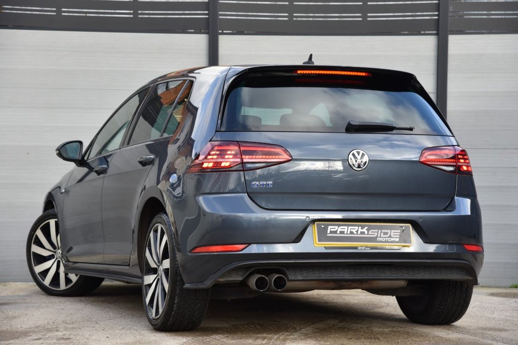 Used Volkswagen Golf 2017 for sale - 76934569: Photo 3