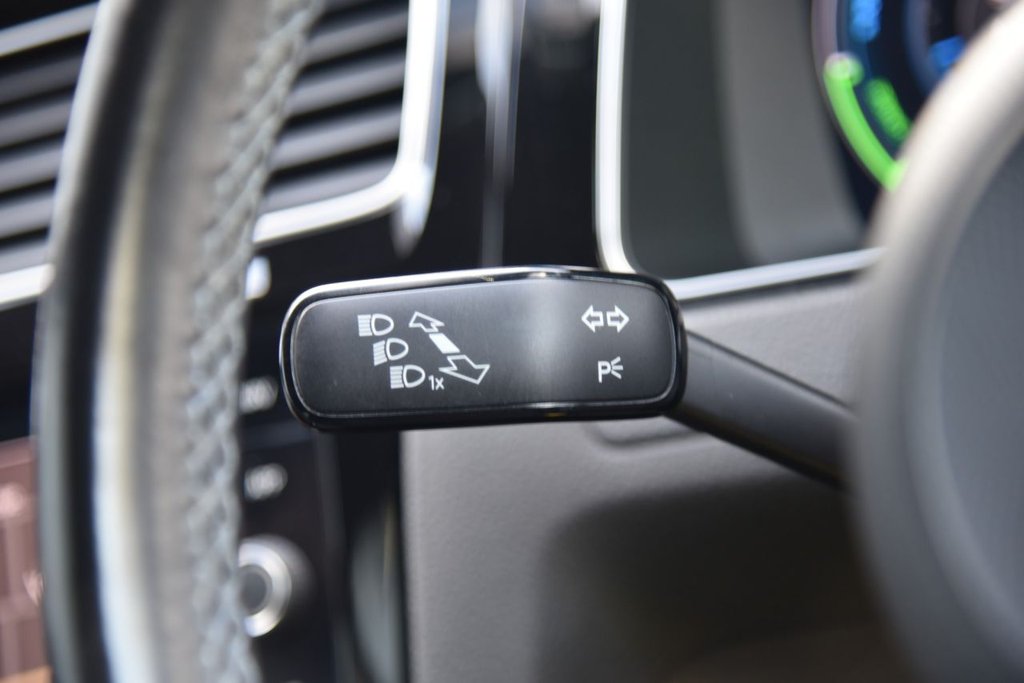 Used Volkswagen Golf 2017 for sale - 76934569: Photo 34