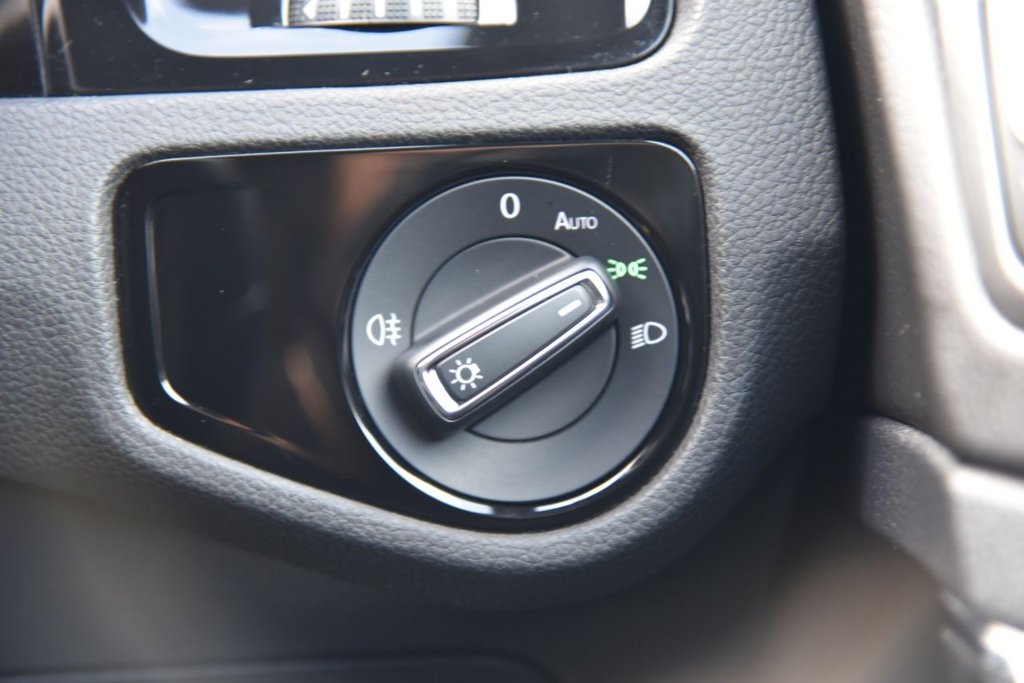 Used Volkswagen Golf 2017 for sale - 76934569: Photo 36