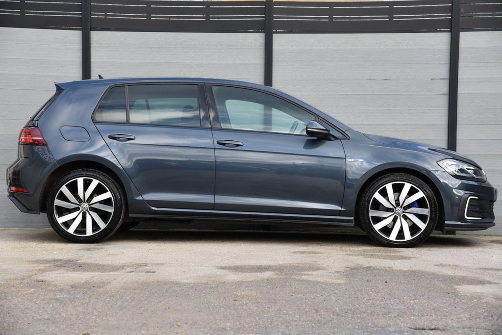 Used Volkswagen Golf 2017 for sale - 76934569: Photo 8