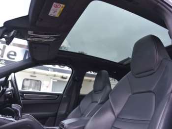 Used Porsche Cayenne 2019 for sale - 74635130: Photo