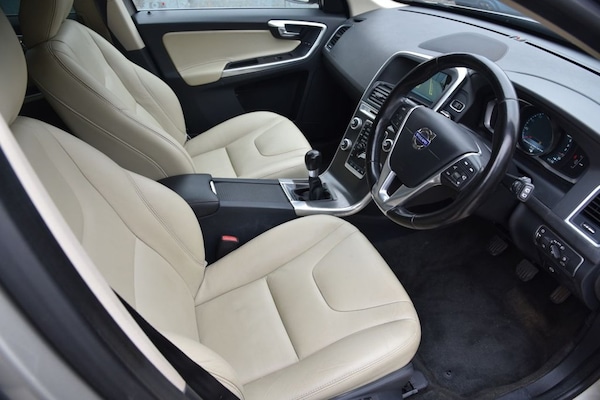 Used Volvo XC60 2015 for sale - 74635138: Photo 2