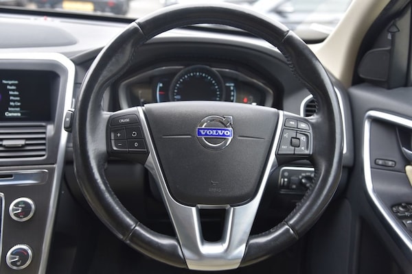 Used Volvo XC60 2015 for sale - 74635138: Photo 32