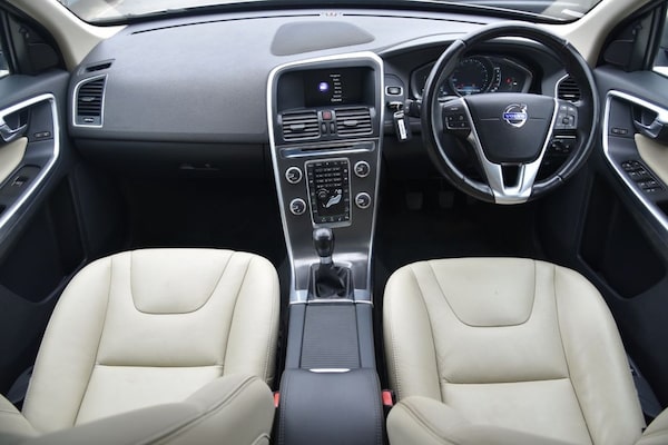 Used Volvo XC60 2015 for sale - 74635138: Photo 9