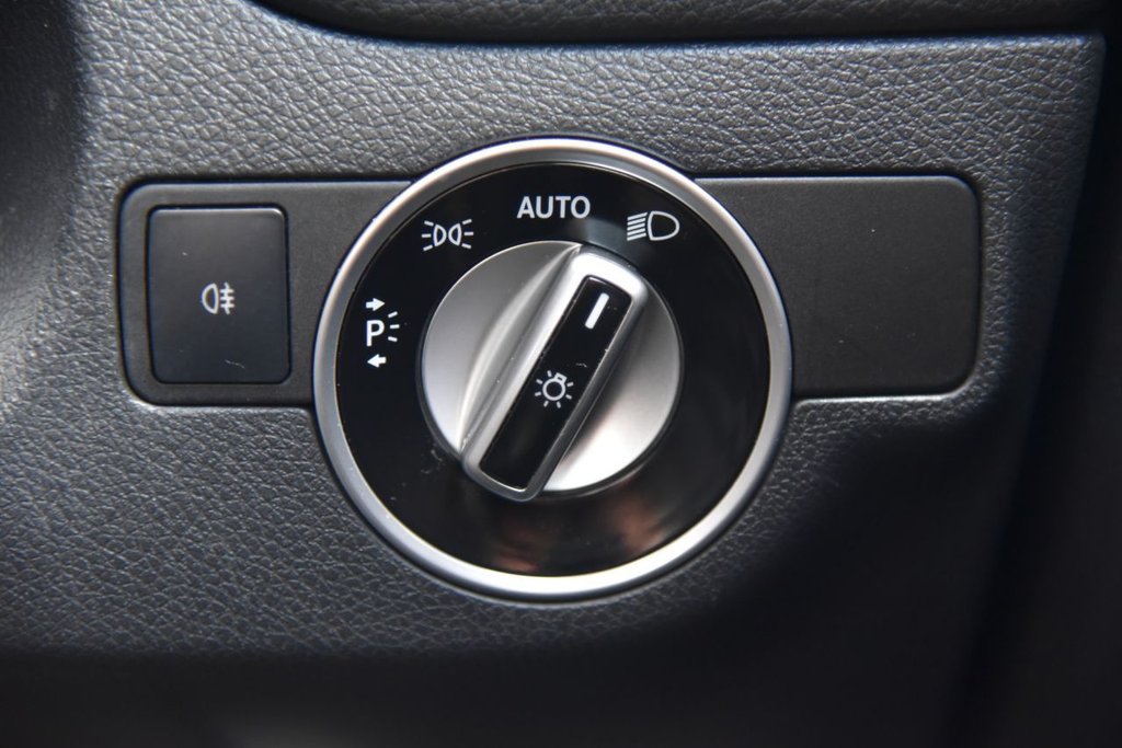 Used Mercedes-Benz GLA 2016 for sale - 75865335: Photo 38