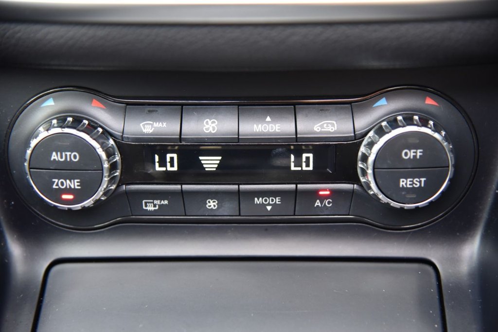 Used Mercedes-Benz GLA 2016 for sale - 75865335: Photo 50