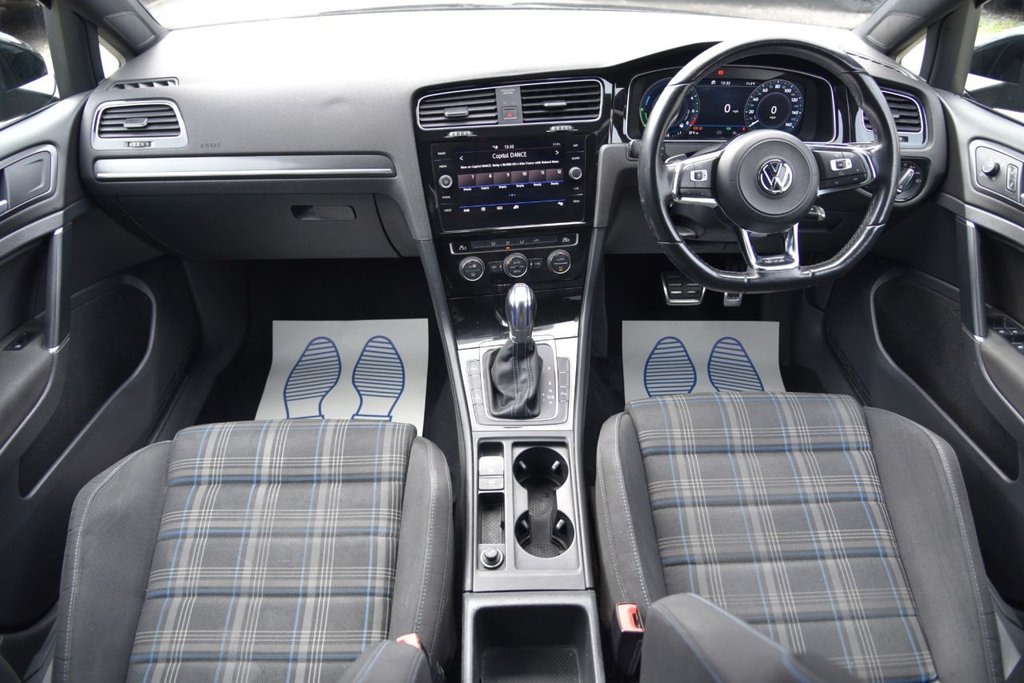 Used Volkswagen Golf 2018 for sale - 77582924: Photo 2