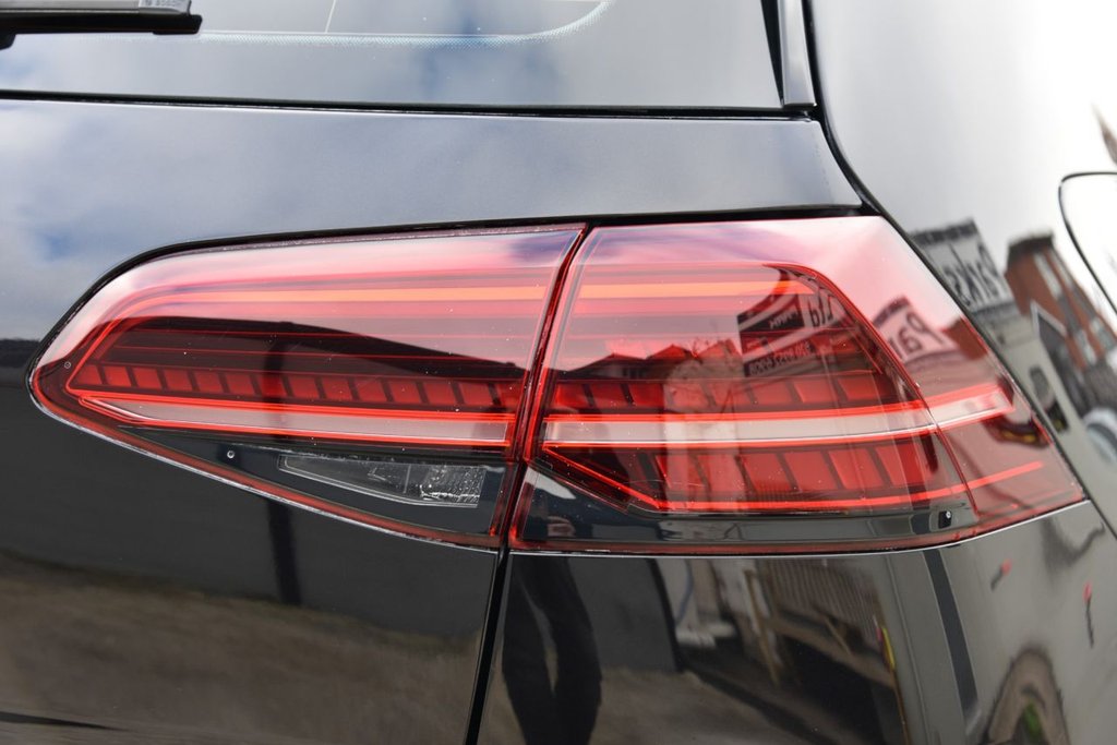 Used Volkswagen Golf 2018 for sale - 77582924: Photo 20