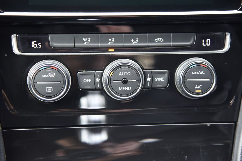 Used Volkswagen Golf 2018 for sale - 77582924: Photo 49