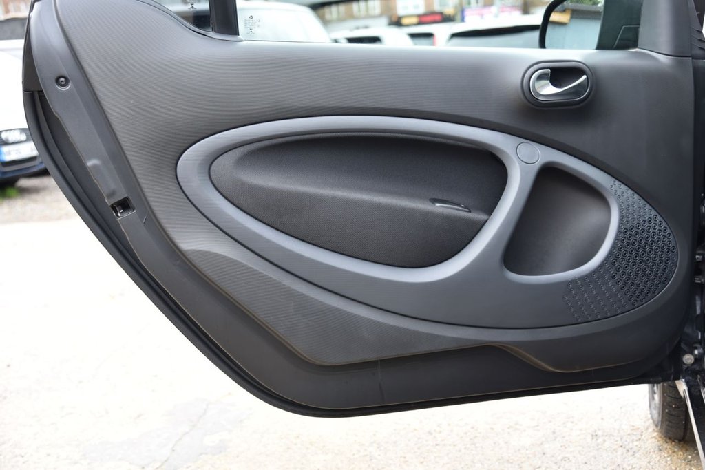 Used smart fortwo 2018 for sale - 76867602: Photo 17