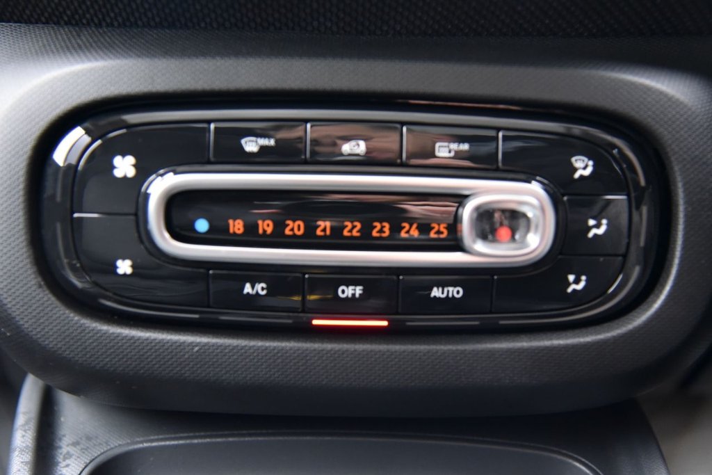 Used smart fortwo 2018 for sale - 76867602: Photo 42