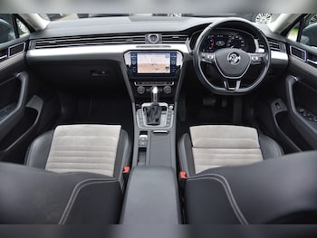 Used Volkswagen Passat 2019 for sale - 77850152: Photo