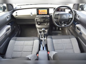 Used Citroen C4 Cactus 2018 for sale - 77632080: Photo