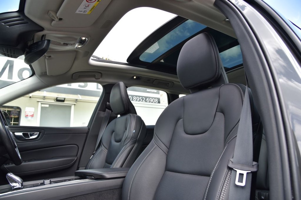 Used Volvo XC60 2021 for sale - 77498402: Photo 2