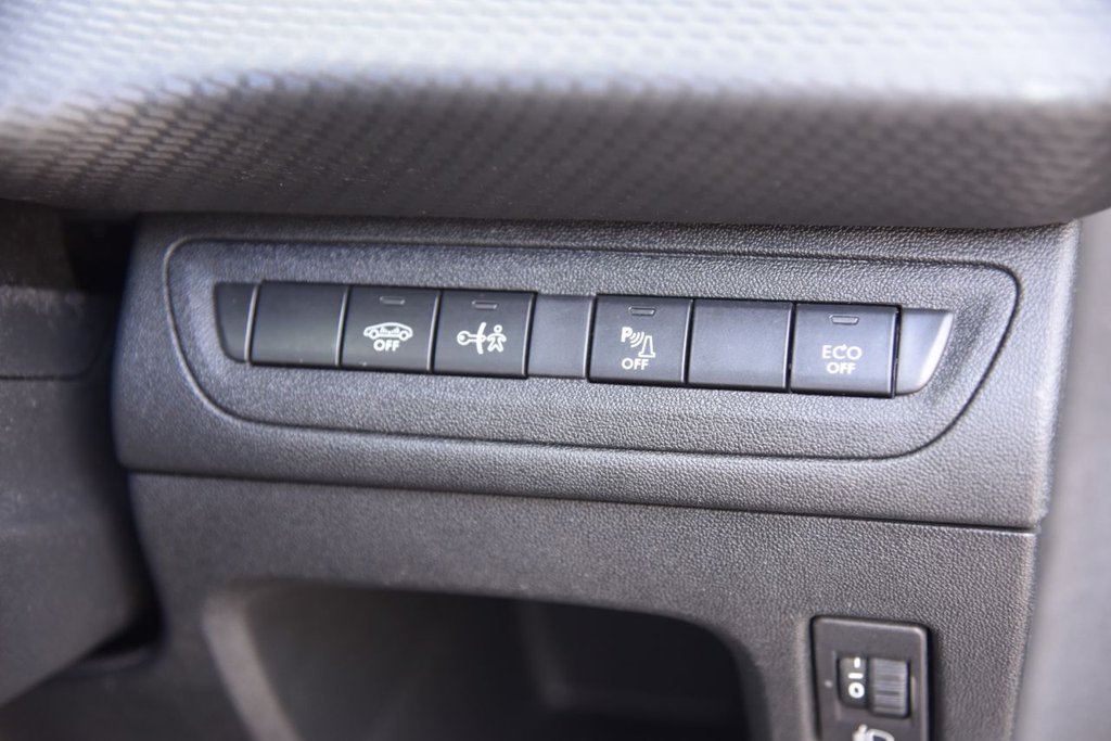 Used Peugeot 2008 2017 for sale - 76385825: Photo 37