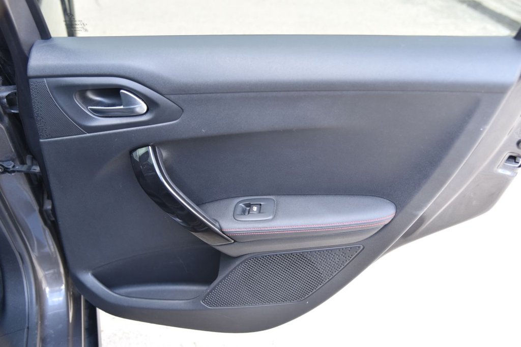 Used Peugeot 2008 2017 for sale - 76385825: Photo 46