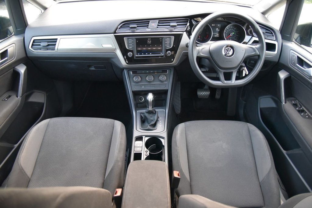 Used Volkswagen Touran 2016 for sale - 76386458: Photo 2