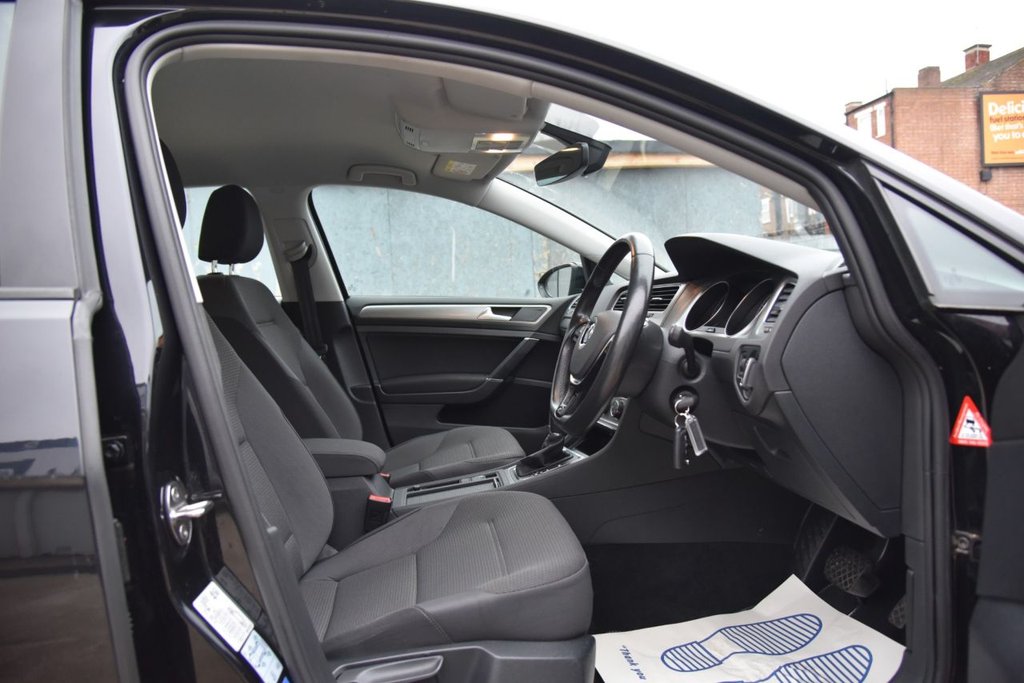 Used Volkswagen Golf 2017 for sale - 76665833: Photo 21