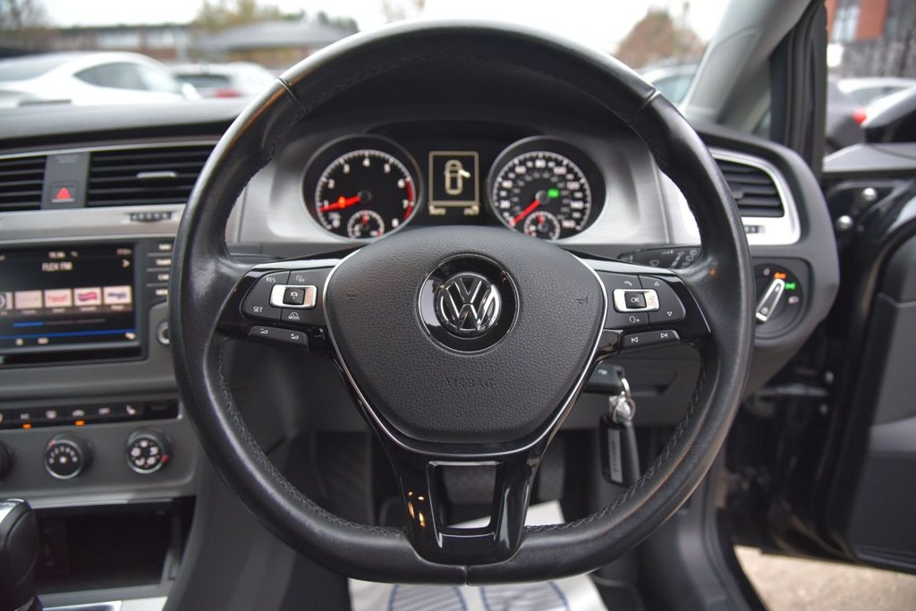 Used Volkswagen Golf 2017 for sale - 76665833: Photo 29