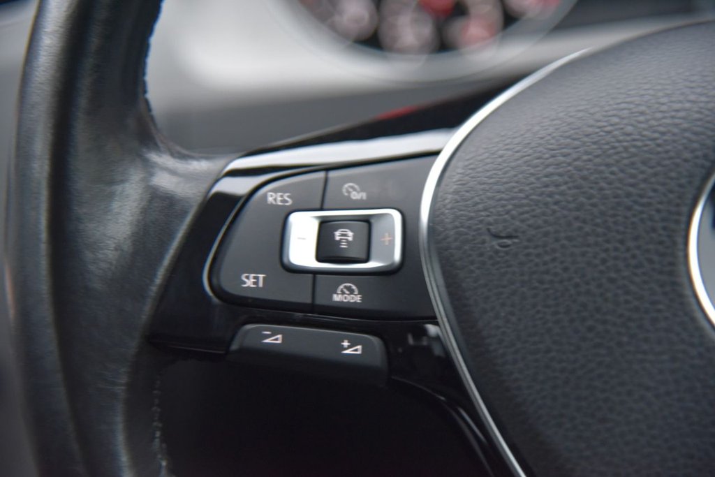 Used Volkswagen Golf 2017 for sale - 76665833: Photo 30