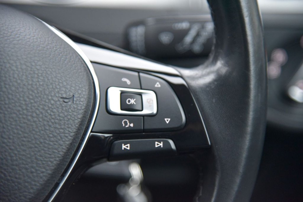 Used Volkswagen Golf 2017 for sale - 76665833: Photo 31