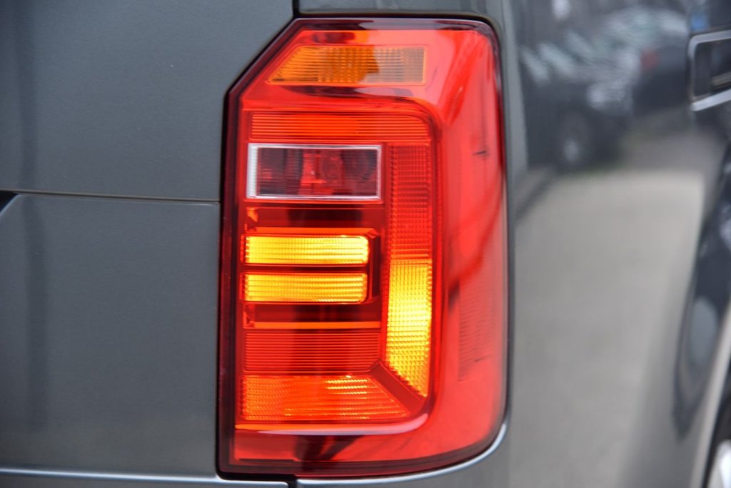 Used Volkswagen Caddy Maxi Life 2018 for sale - 76632058: Photo 19