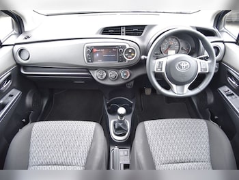 Used Toyota Yaris 2013 for sale - 75473821: Photo