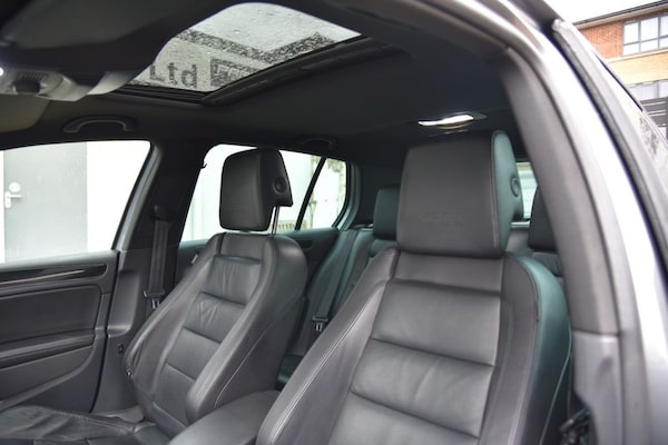 Used Volkswagen Golf 2010 for sale - 76327887: Photo 2