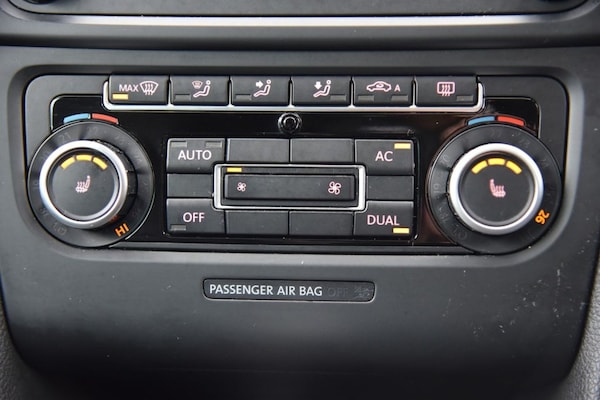 Used Volkswagen Golf 2010 for sale - 76327887: Photo 42