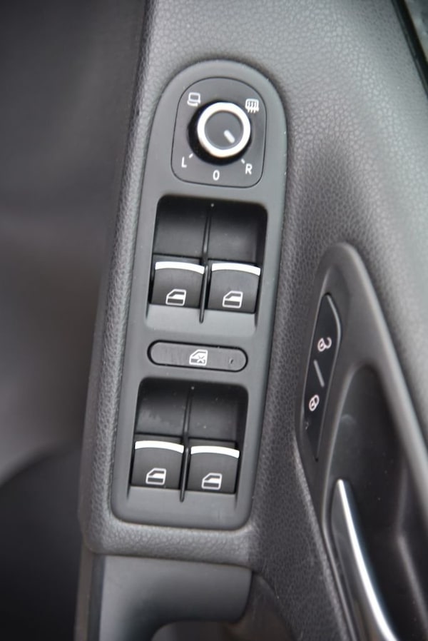 Used Volkswagen Golf 2010 for sale - 76327887: Photo 48