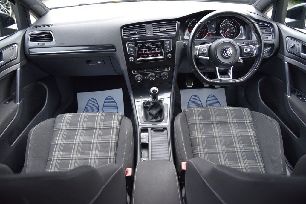 Used Volkswagen Golf 2014 for sale - 77981615: Photo 2