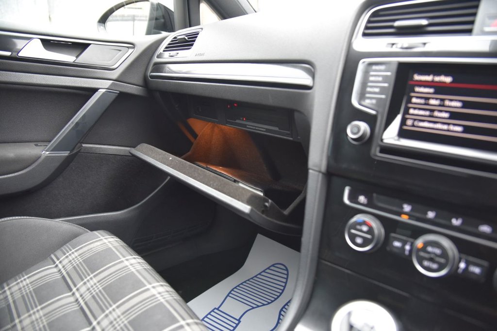 Used Volkswagen Golf 2014 for sale - 77981615: Photo 44