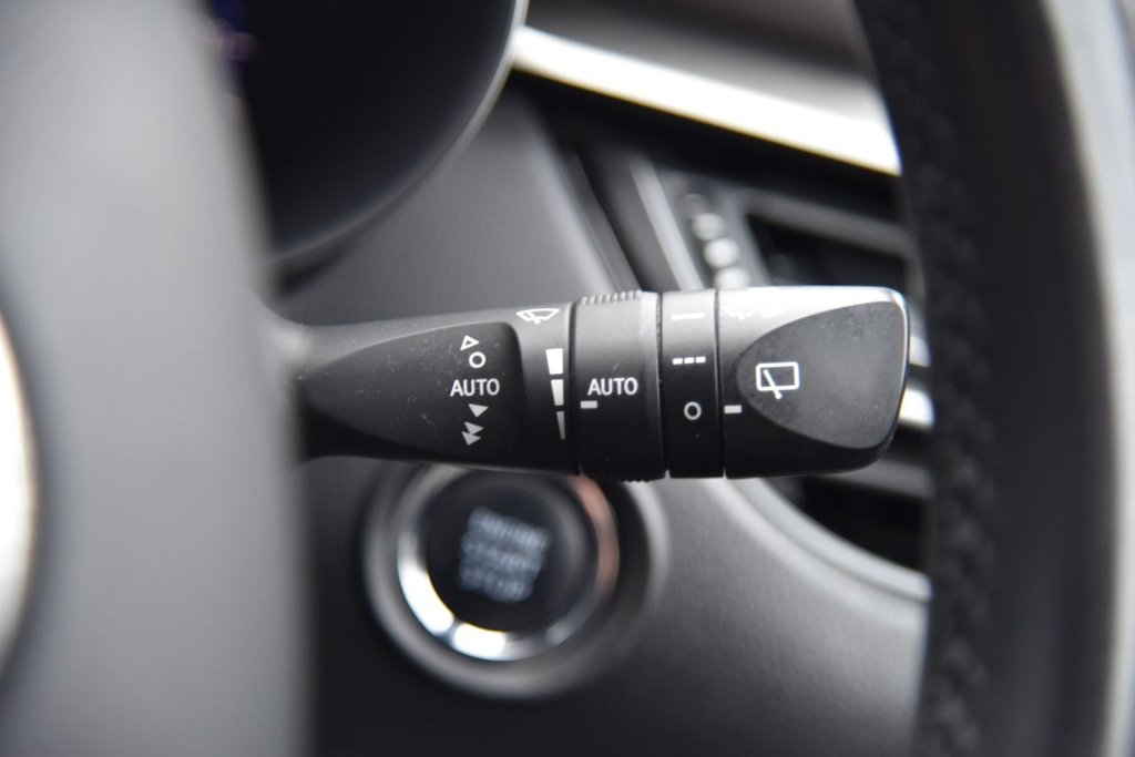 Used Toyota C-HR 2018 for sale - 77422339: Photo 32