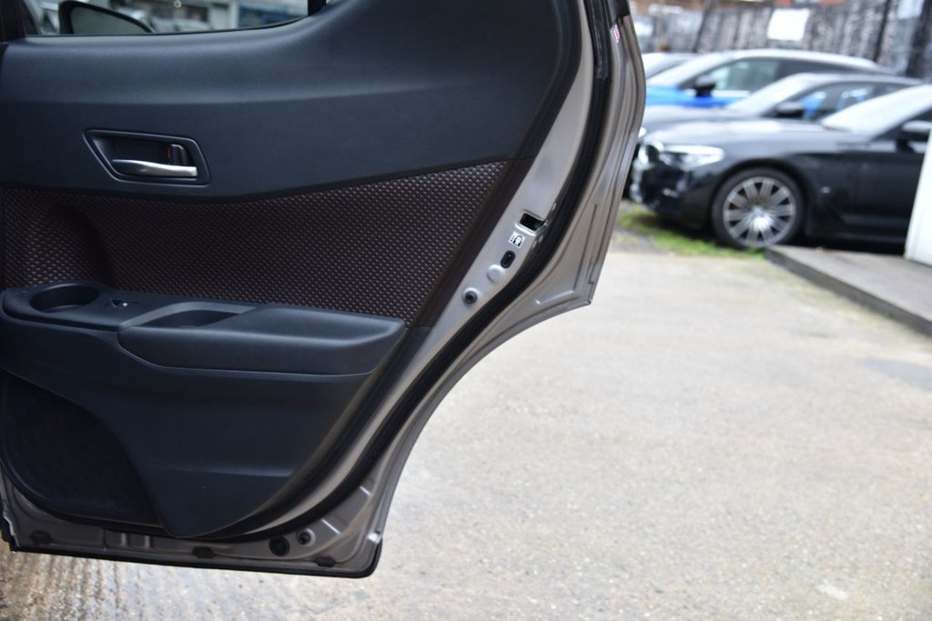 Used Toyota C-HR 2018 for sale - 77422339: Photo 47