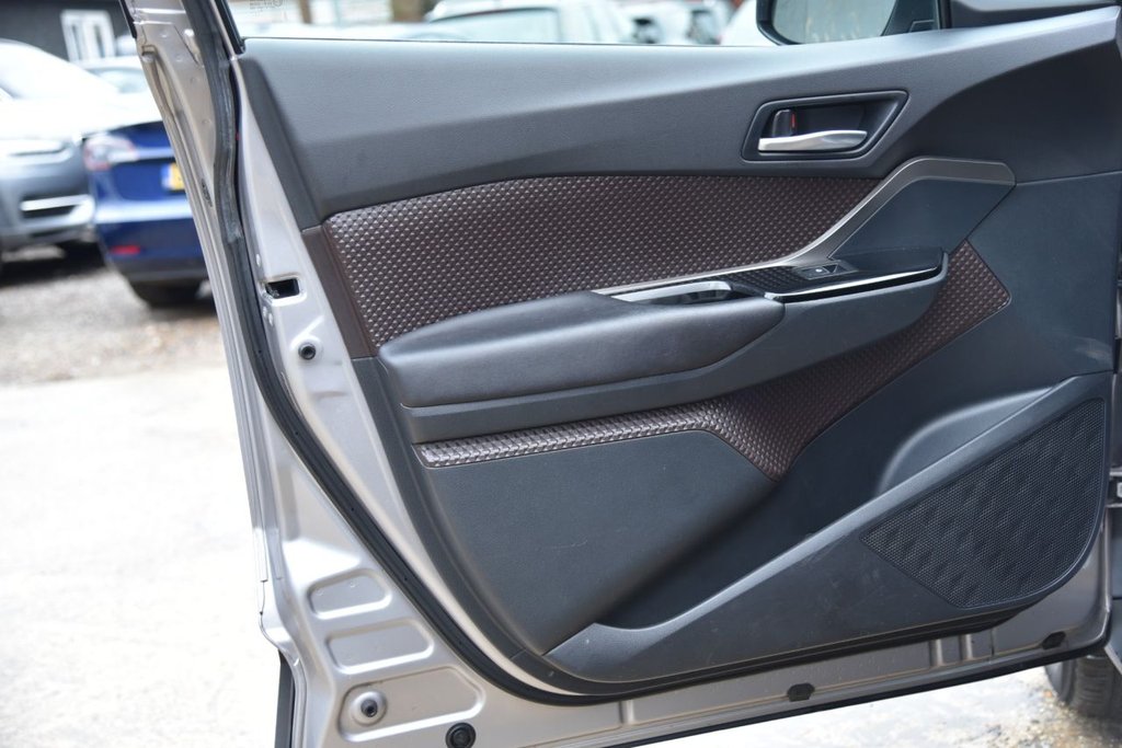 Used Toyota C-HR 2018 for sale - 77422339: Photo 48