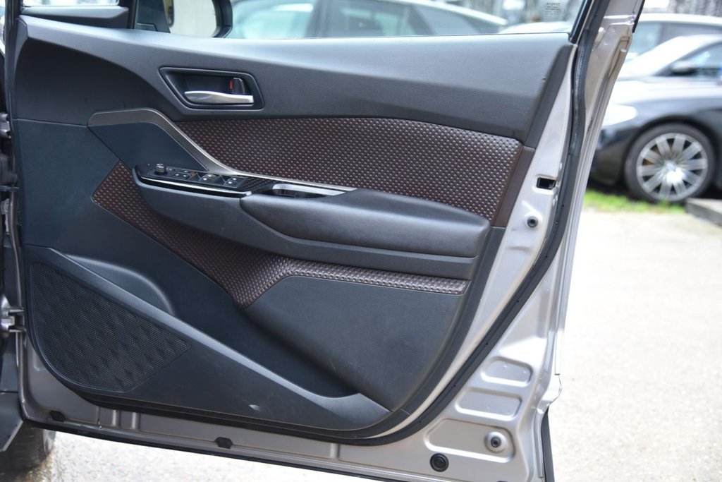 Used Toyota C-HR 2018 for sale - 77422339: Photo 49