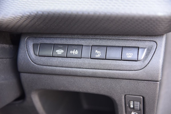 Used Peugeot 2008 2017 for sale - 75275160: Photo 37