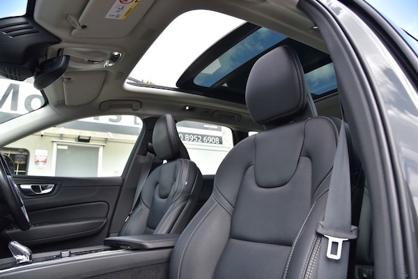 Used Volvo XC60 2021 for sale - 75585579: Photo 2