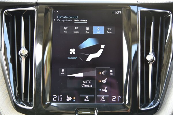 Used Volvo XC60 2021 for sale - 75585579: Photo 45