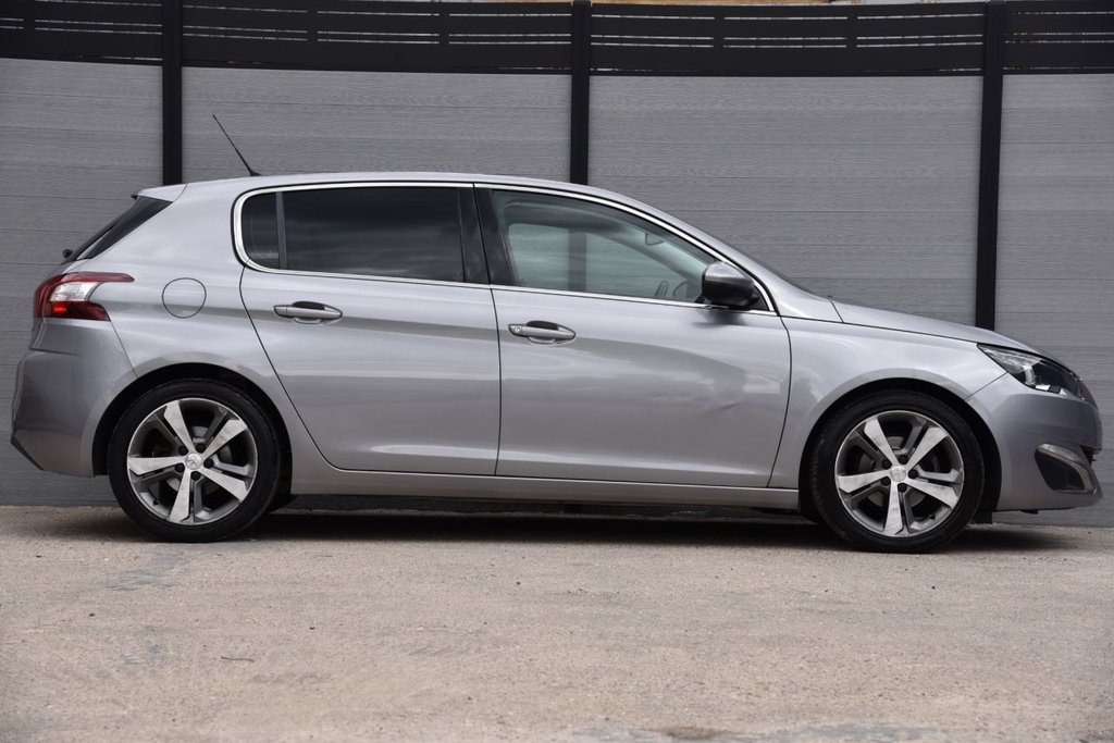 Used Peugeot 308 2016 for sale - 76665711: Photo 8