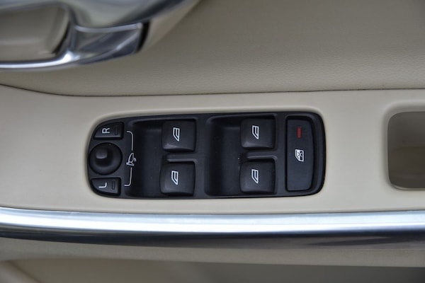 Used Volvo XC60 2017 for sale - 76173317: Photo 30