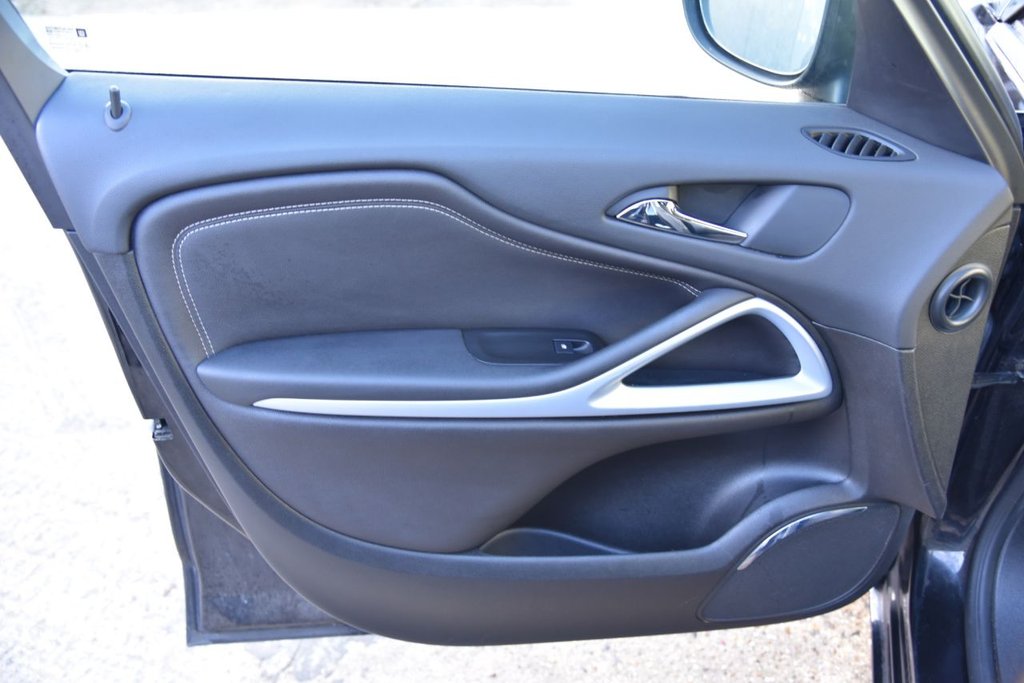 Used Vauxhall Zafira Tourer 2017 for sale - 76610231: Photo 46