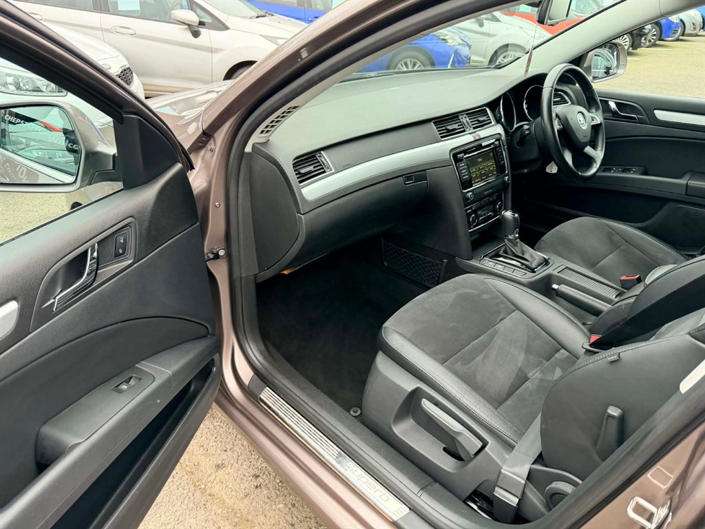 Used Skoda Superb 2014 for sale - 76984388: Photo 16