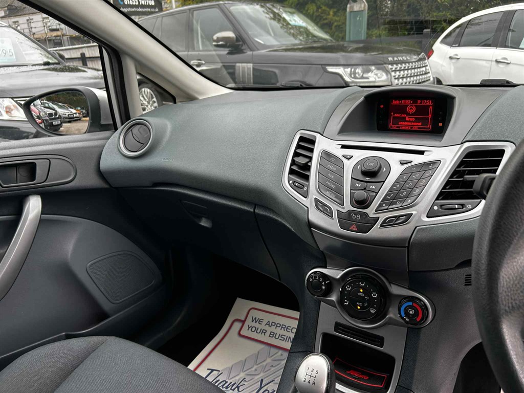 Used Ford Fiesta 2011 for sale - 76322119: Photo 10